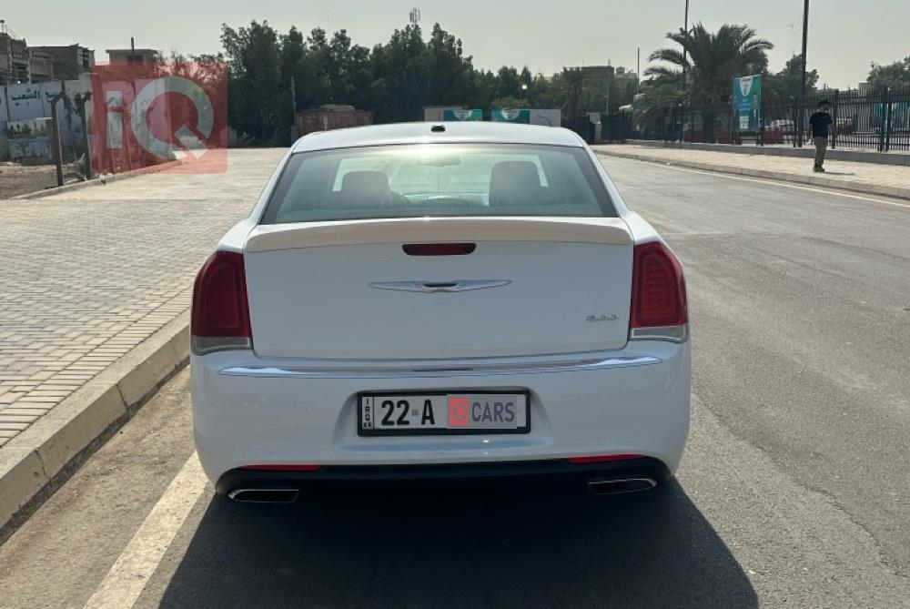 کرایسلەر 300